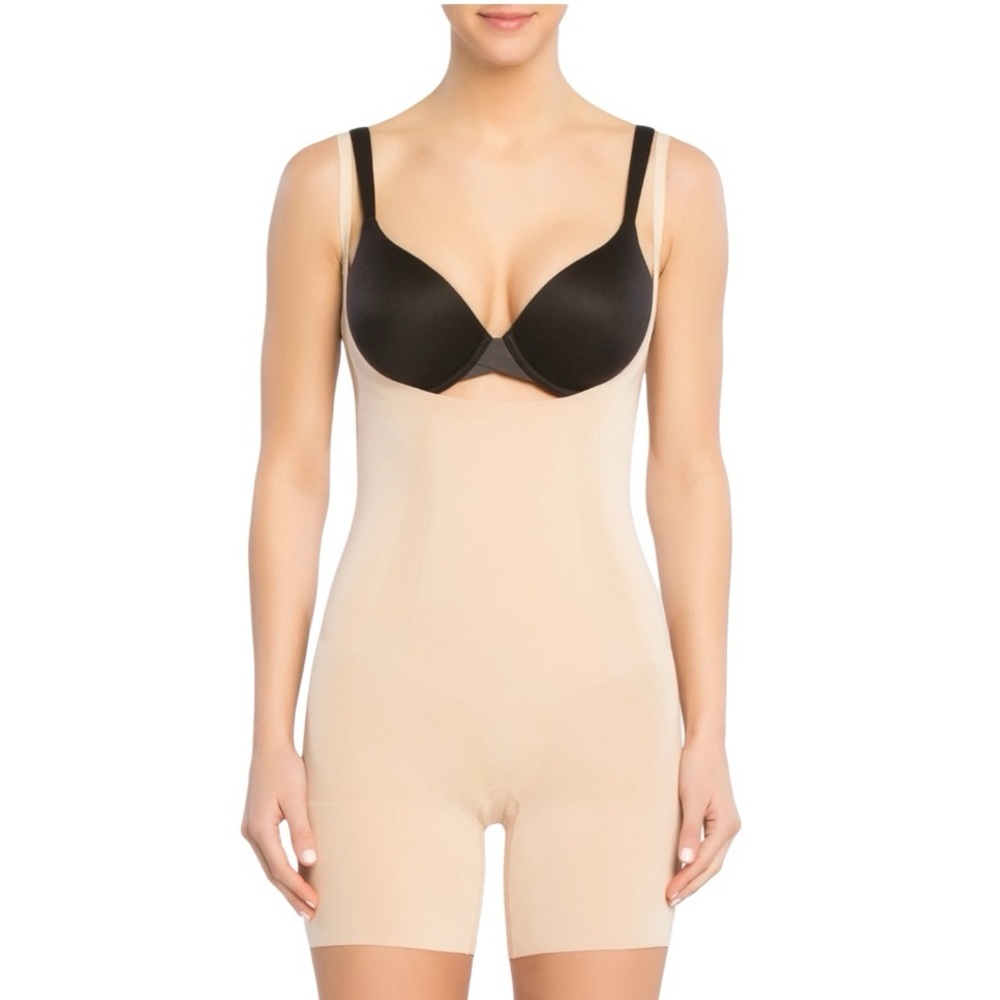 SPANXsculpt™ OnCore Open-Bust Mid-Thigh Bodysuit